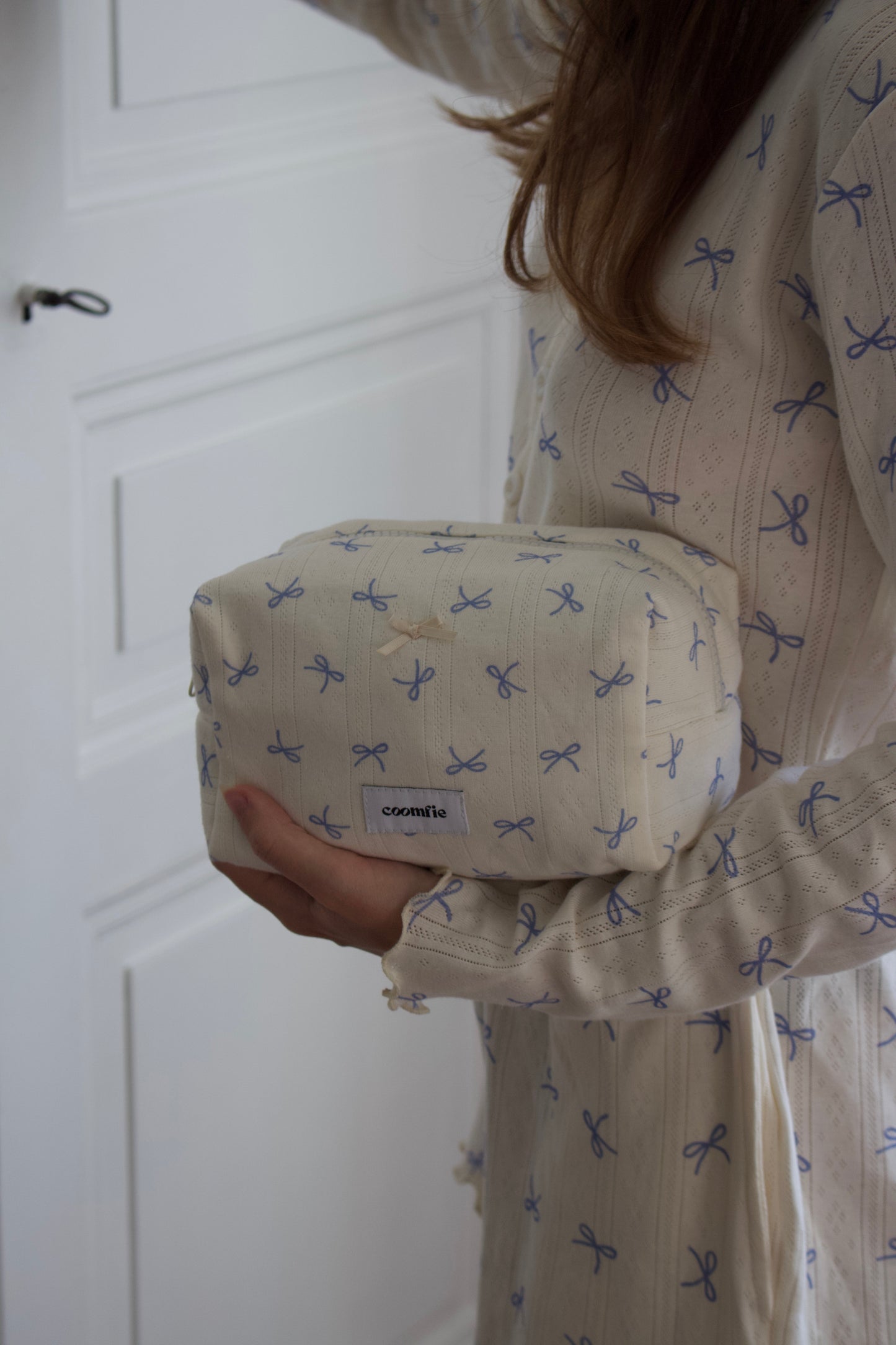 Bow makeup pouch
